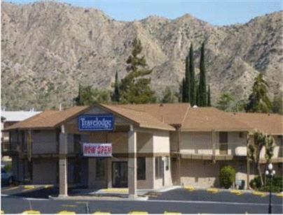 Travelodge Inn & Suites By Wyndham Yucca Valley/Joshua Tree Exterior foto