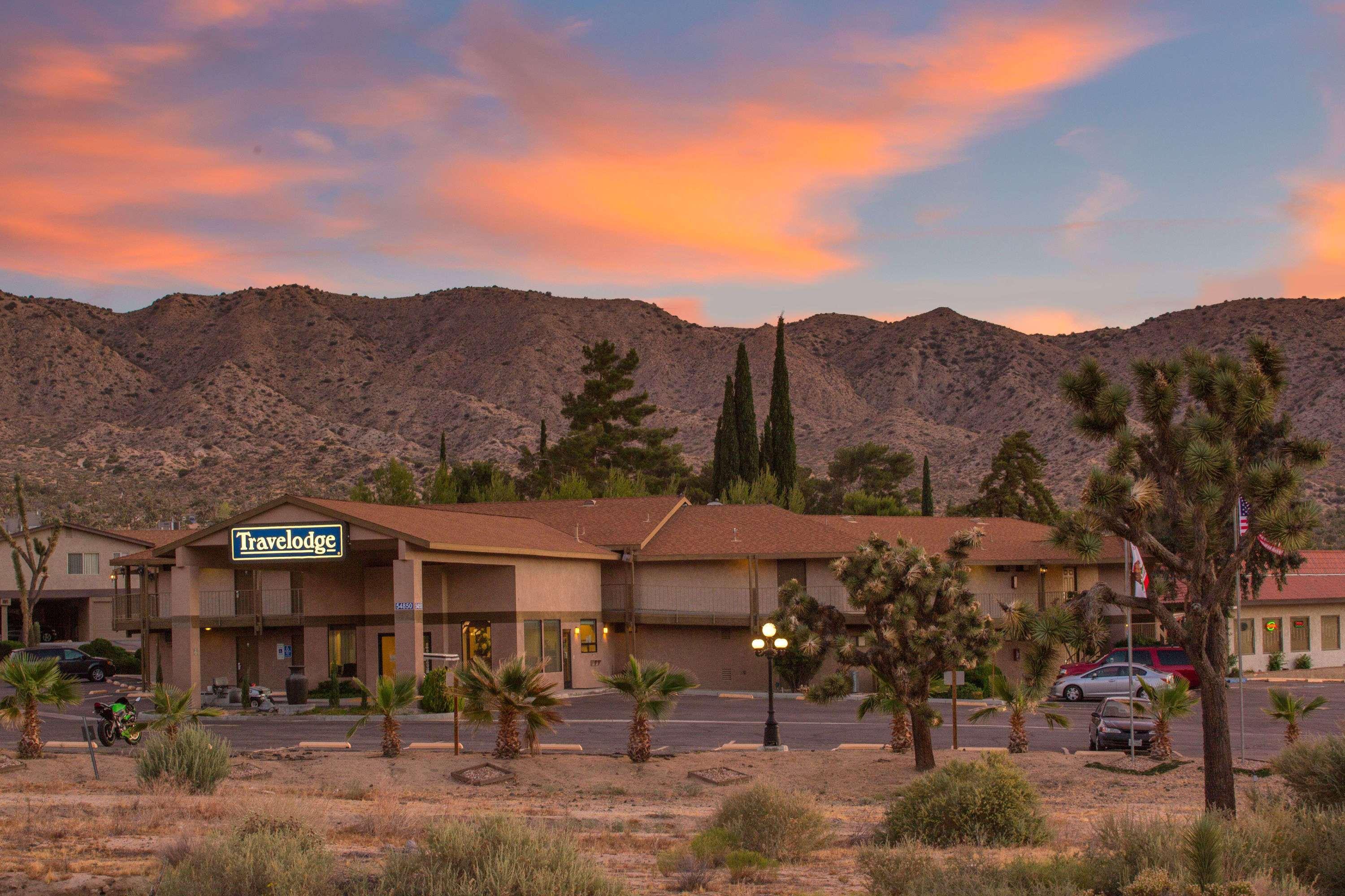 Travelodge Inn & Suites By Wyndham Yucca Valley/Joshua Tree Exterior foto