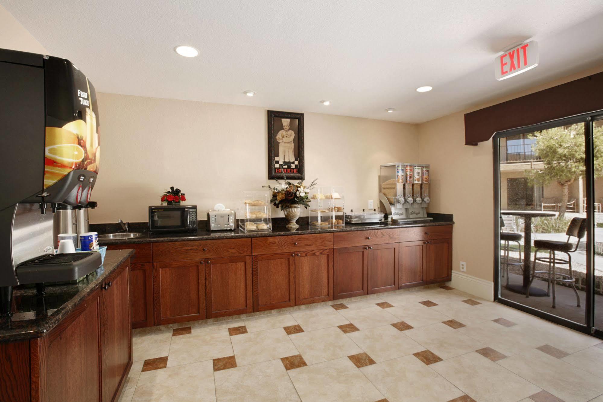 Travelodge Inn & Suites By Wyndham Yucca Valley/Joshua Tree Restaurante foto